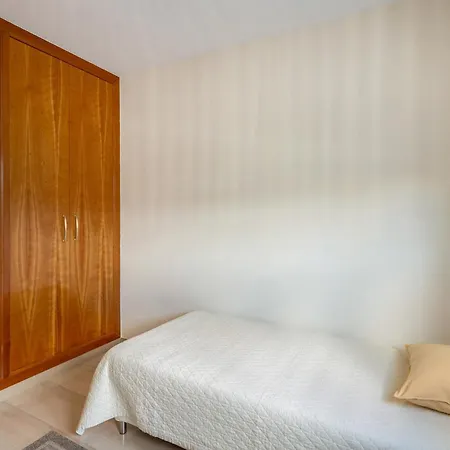 Vineyard Vista Retreat - *