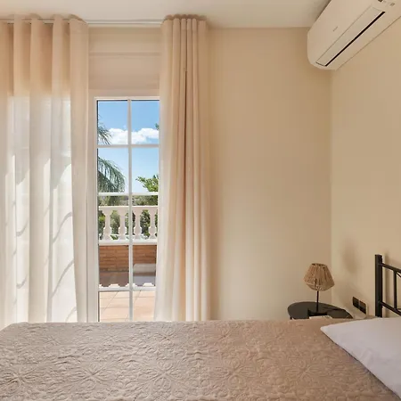 Vineyard Vista Retreat - Pacs del Penedes