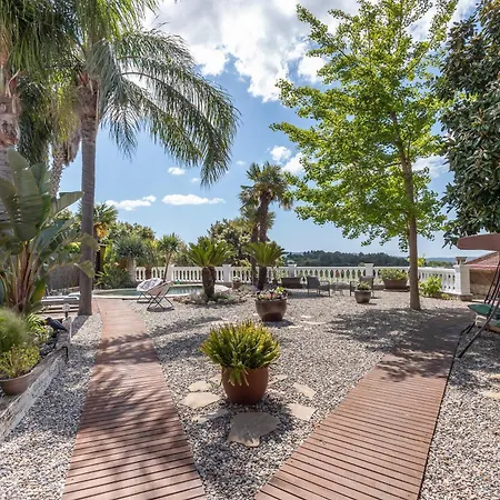 Vineyard Vista Retreat - *
