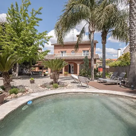 Vineyard Vista Retreat - *